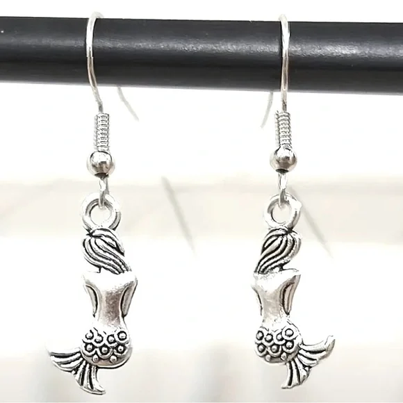 Silver Tone Mermaid Earrings NEW NWT - Picture 2 of 3
